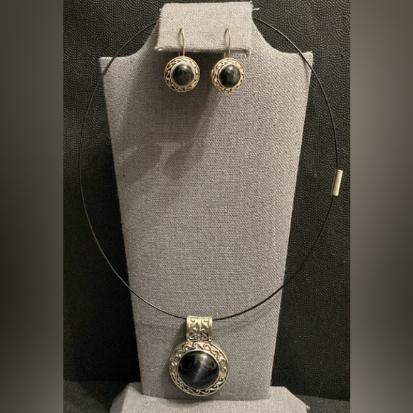 Vintage Black onyx in silver metal design frame pierced earrings with necklace - Picture 1 of 13